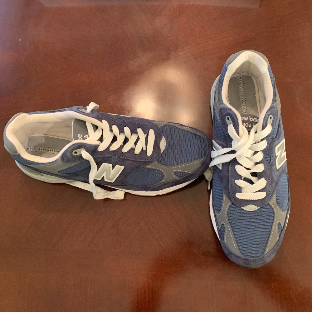 New Balance Navy 993 Size 10.5 4E Extra Wide. Shoes do not come with insoles.